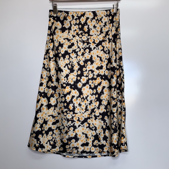 NWOT KEASMTO Black Sunflower Floral Retro Midi - Picture 2 of 10